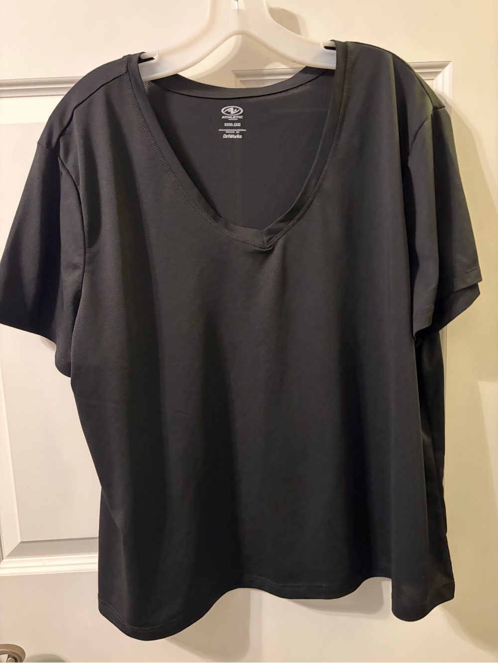 Athletic Works Black V-Neck Short Sleeve Active Tee